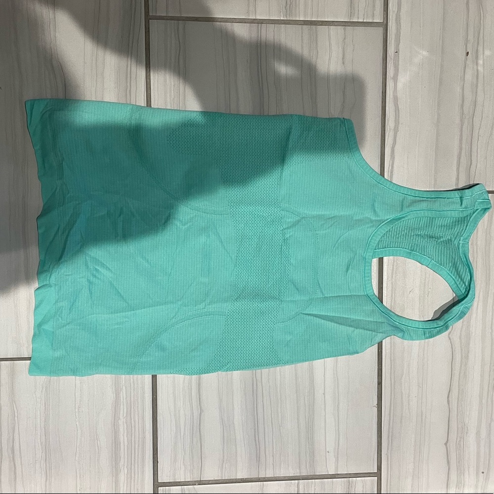 Lulu lemon workout tank